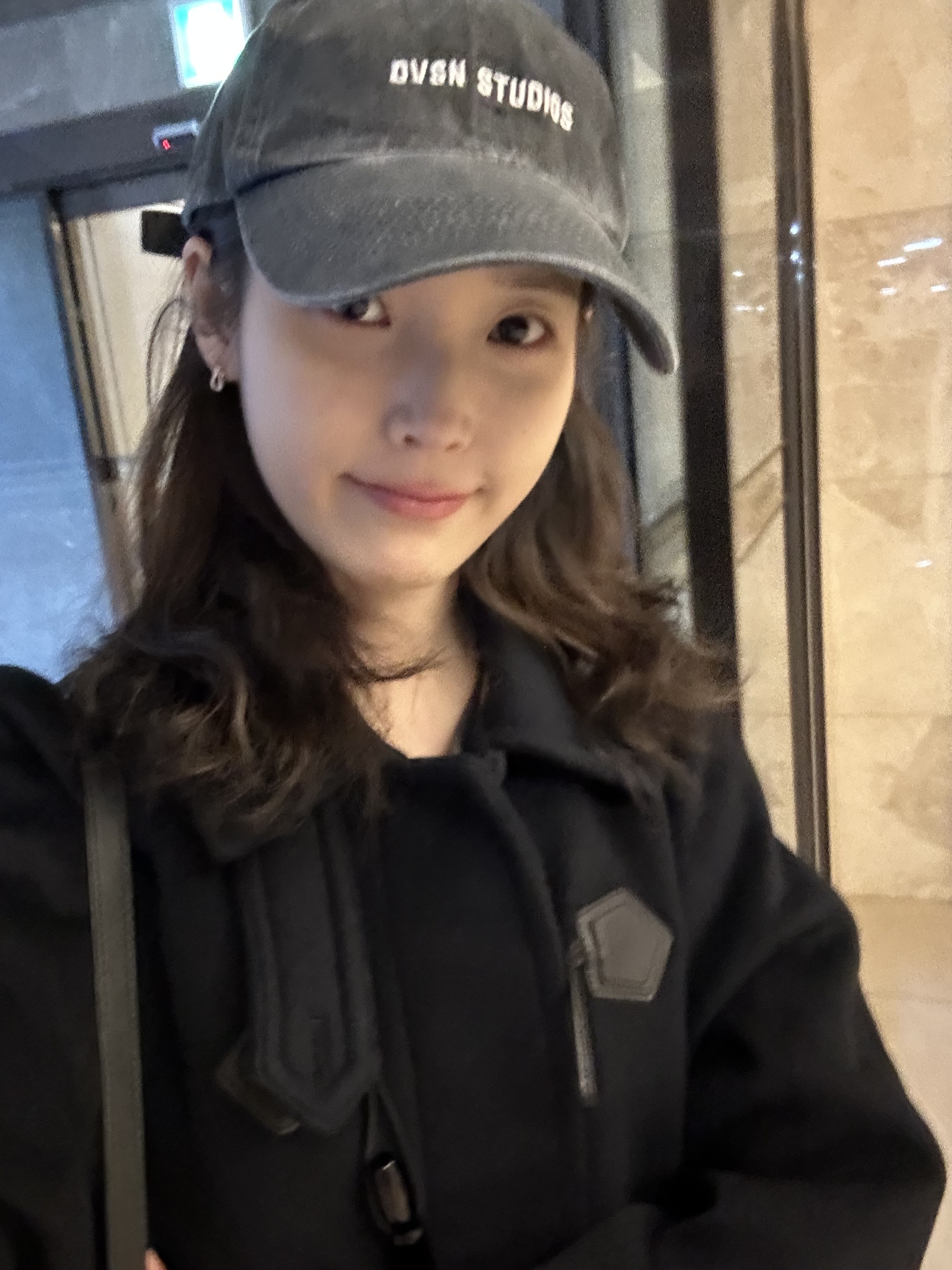 [잡담] 아이유가 인스타에 못 올린 사진 풀어줌! | 인스티즈