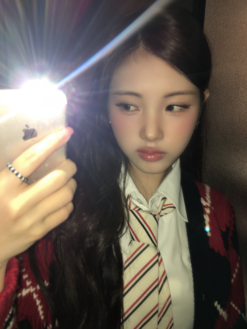 새해부터 여친짤로 알티타고 있는 신인 여돌 | 인스티즈