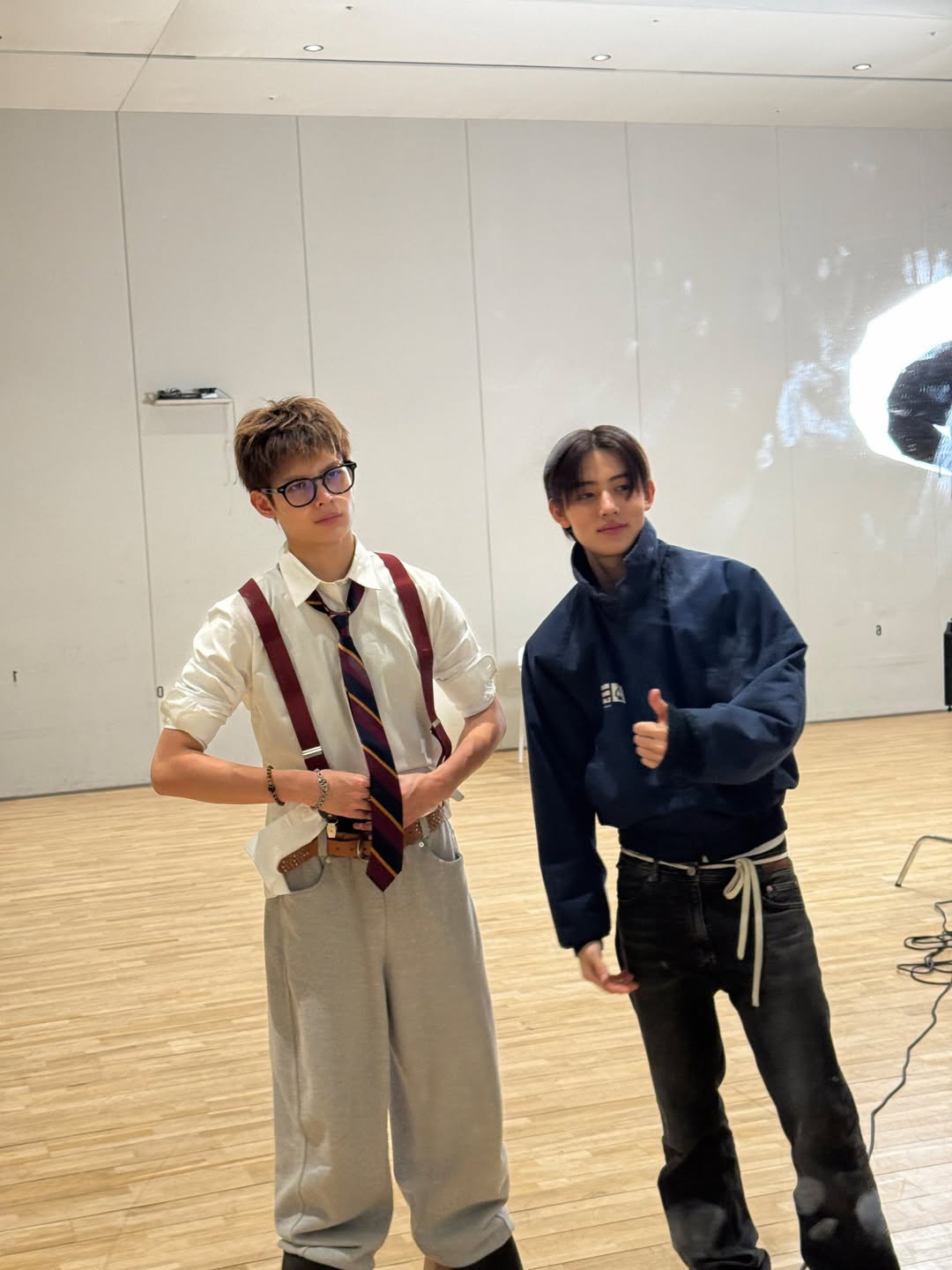 [잡담] 코르티스 성현이 거노 옷 입었네 | 인스티즈