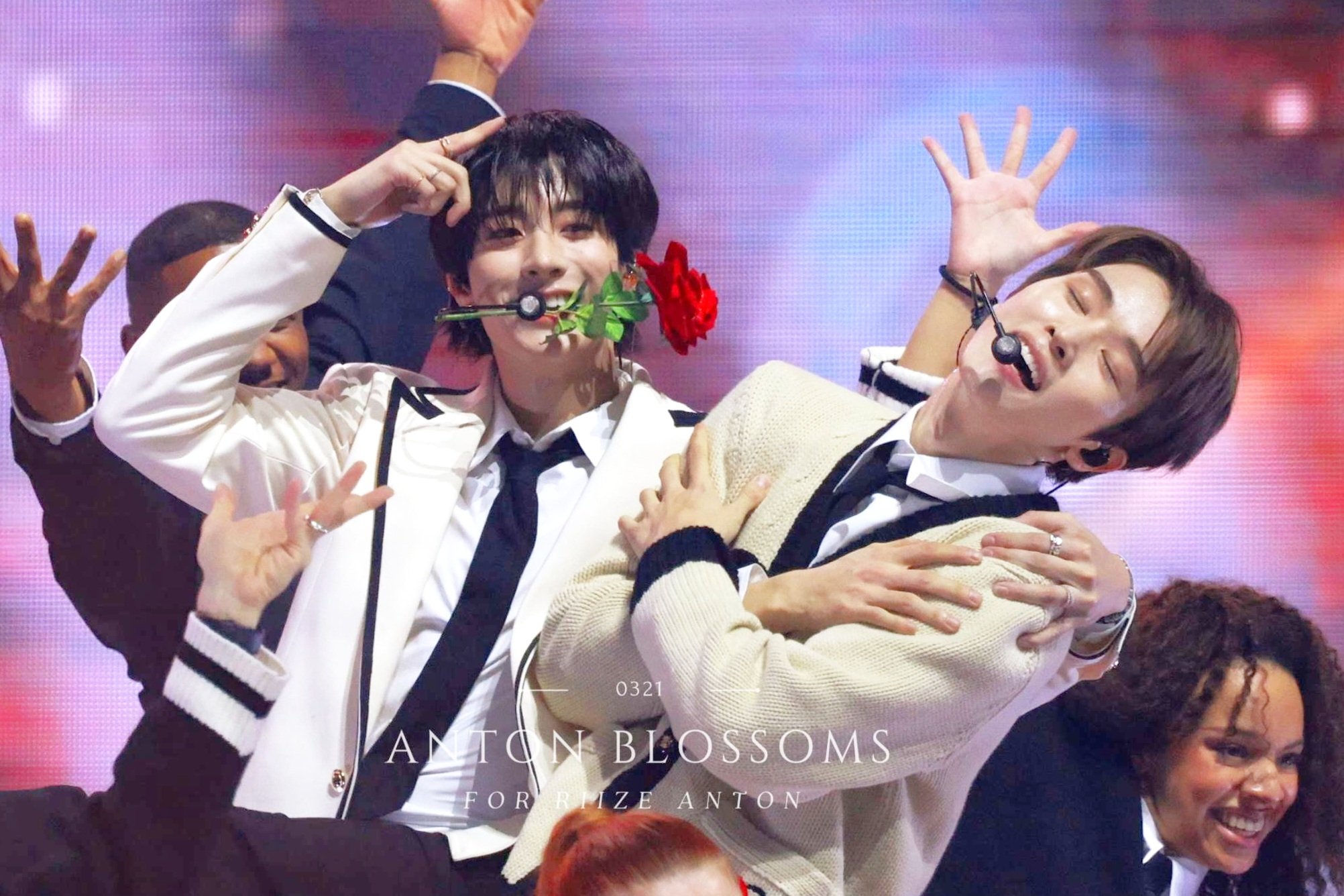 [잡담] 성찬 앤톤 귀여워 🐶🐶 | 인스티즈