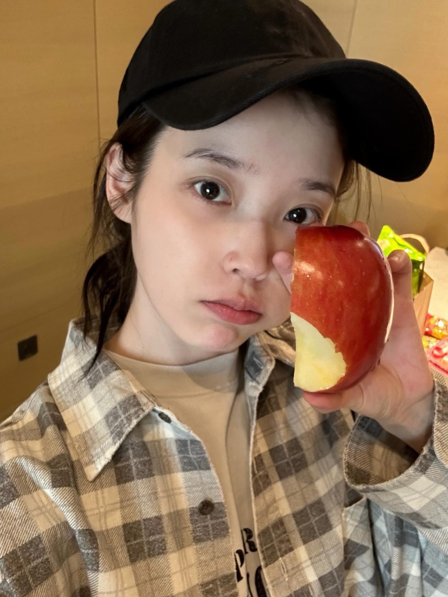 [잡담] 아이유 34살인거 알았어? | 인스티즈