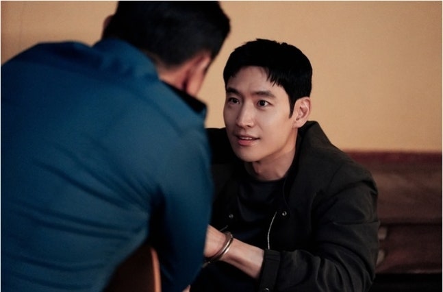 [정보/소식] 모범택시3) '모범택시3' 이제훈, 정체 발각됐나? 수갑 신세 포착 | 인스티즈