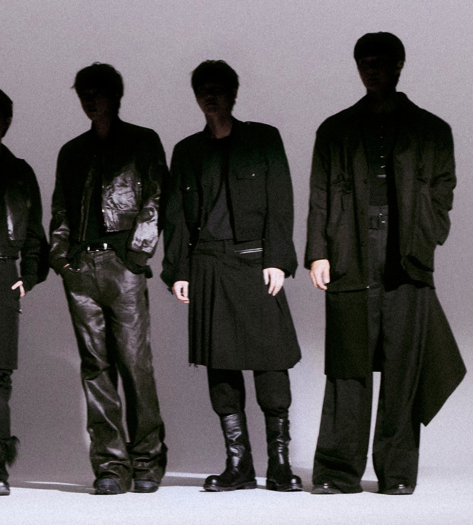 [잡담] 엑소 티저에서 수호 치마에 바지 입은 착장 좋은데? | 인스티즈