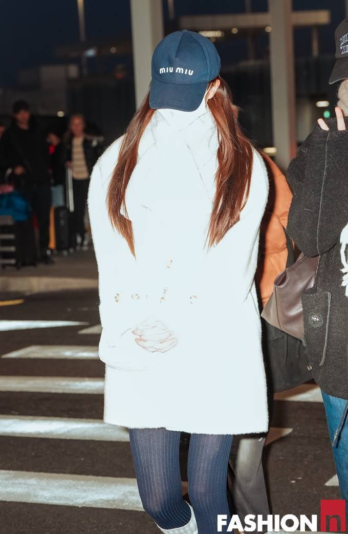 [잡담] 260103 장원영 중국 출국 기사사진 | 인스티즈