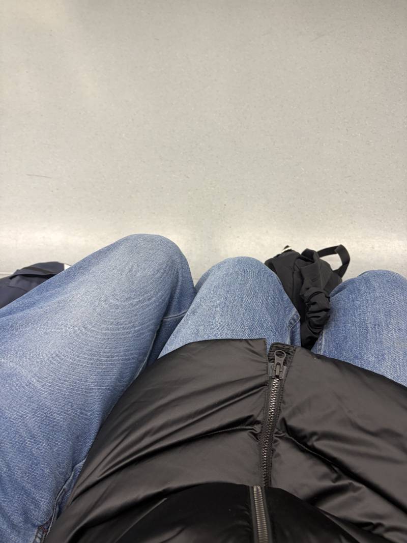 [잡담] 지하철 쩍벌남 진짜 개싫다 | 인스티즈