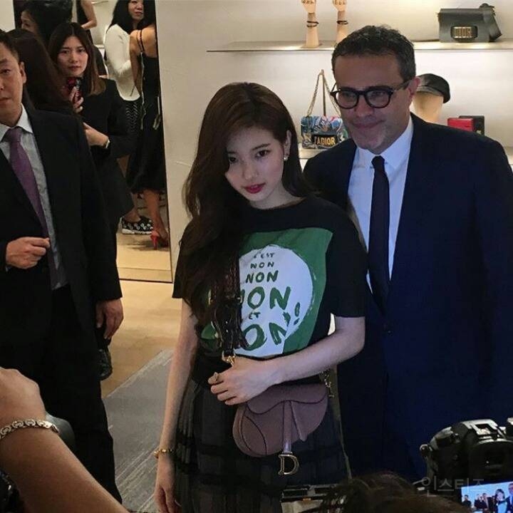 폰카로 찍은 수지 실물 | 인스티즈