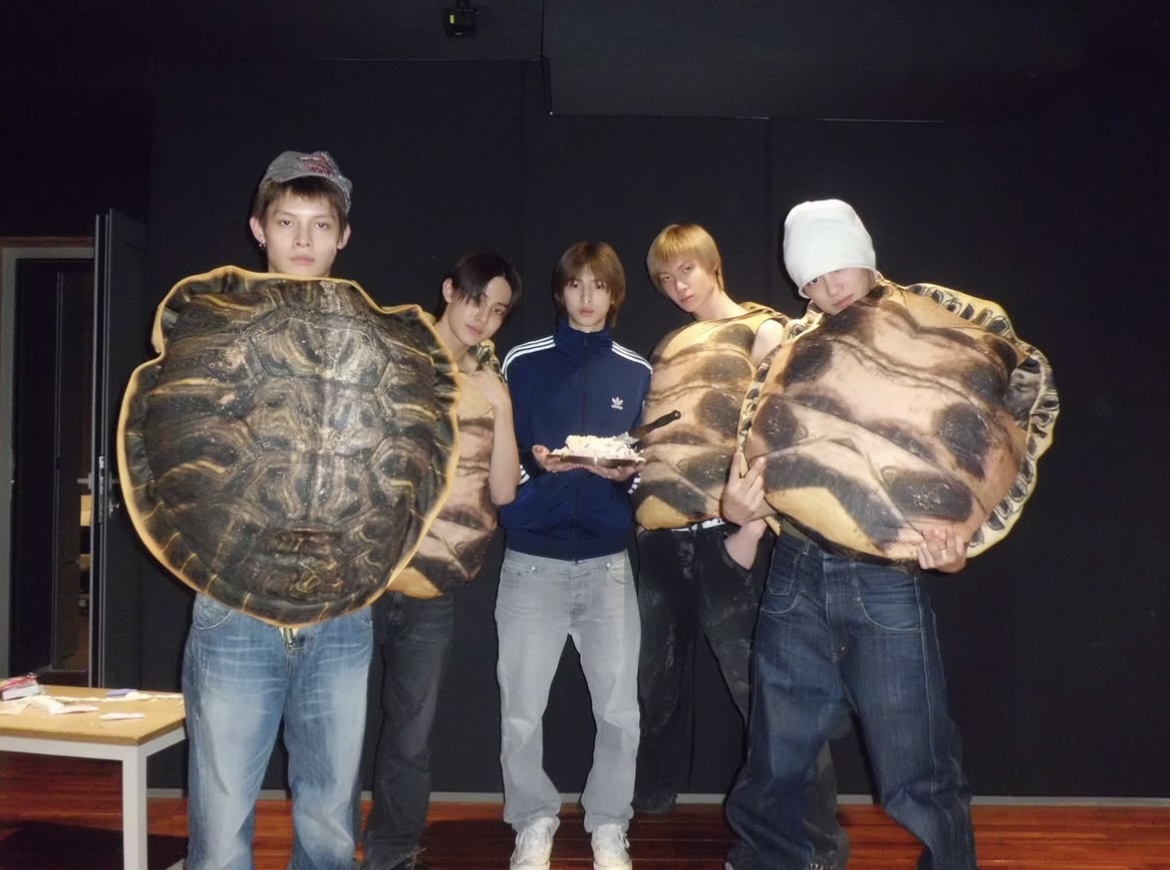 [잡담] 이런 생일사진 처음 봐ㅋㅋㅋㅋㅋㅋㅋ | 인스티즈