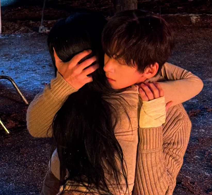 [잡담] 지창욱 포옹씬 진짜 예쁘게한다 거의 재능급임ㅋㅋ | 인스티즈