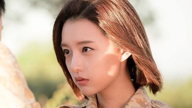 [잡담] 다들 김지원 단발 장발 중 뭐가 더 좋아? | 인스티즈