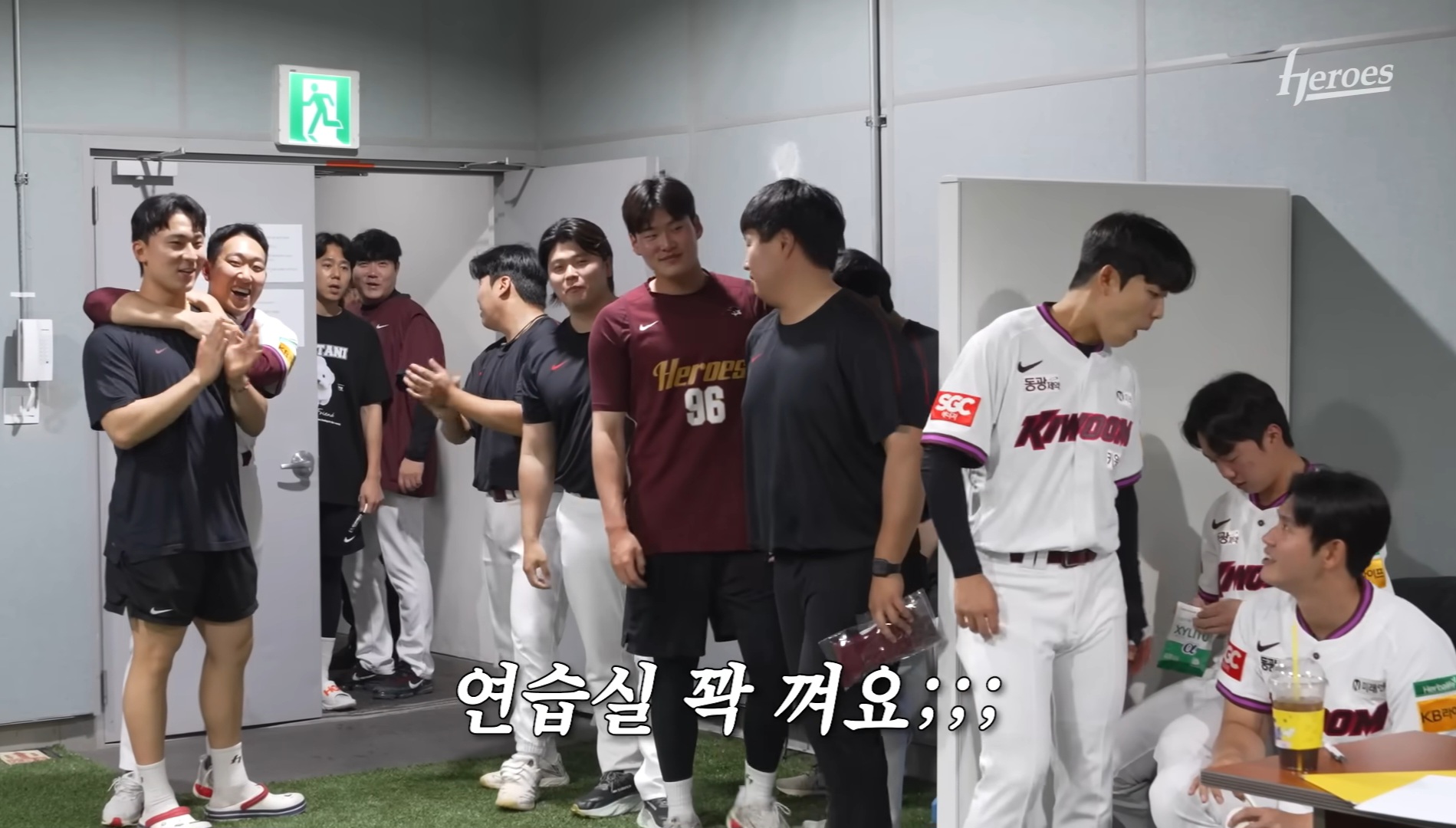 [잡담] 야구 보는거 좋아해서 메이저급 아이돌 시구 오면 | 인스티즈