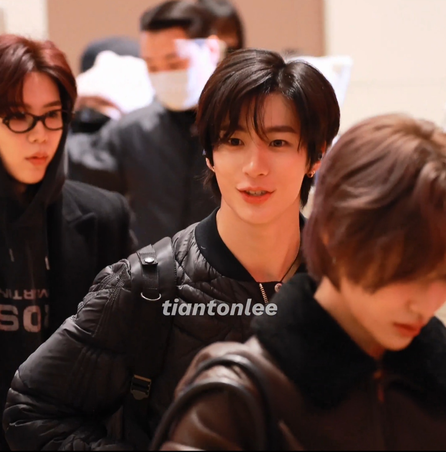 [잡담] 앤톤 신나 보이는데 | 인스티즈