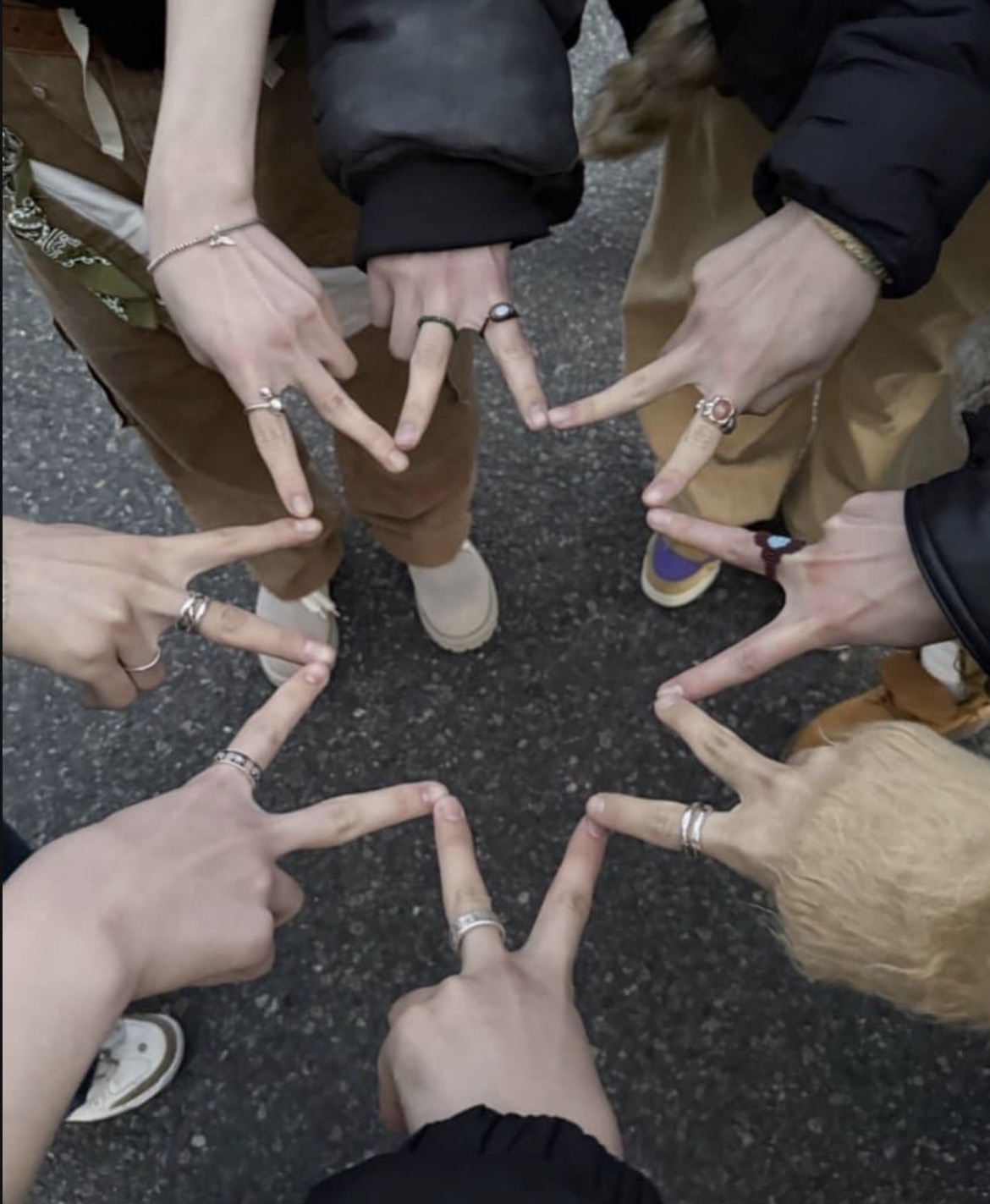 [잡담] 알디원들아 손 순서대로 누구야? | 인스티즈