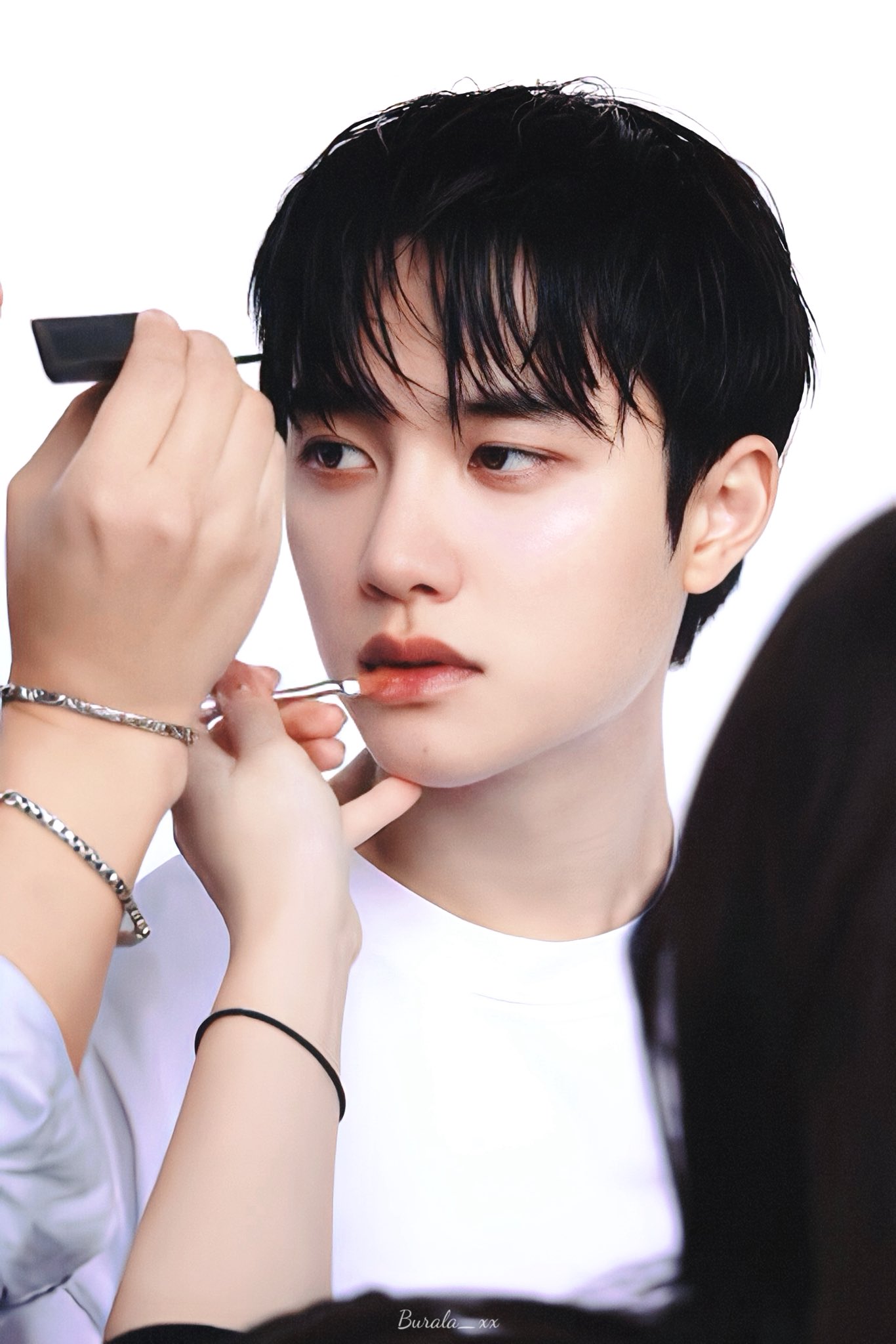 [잡담] 손 타는 도경수 진심 자극적이다 ㄹㅇ로.............. | 인스티즈