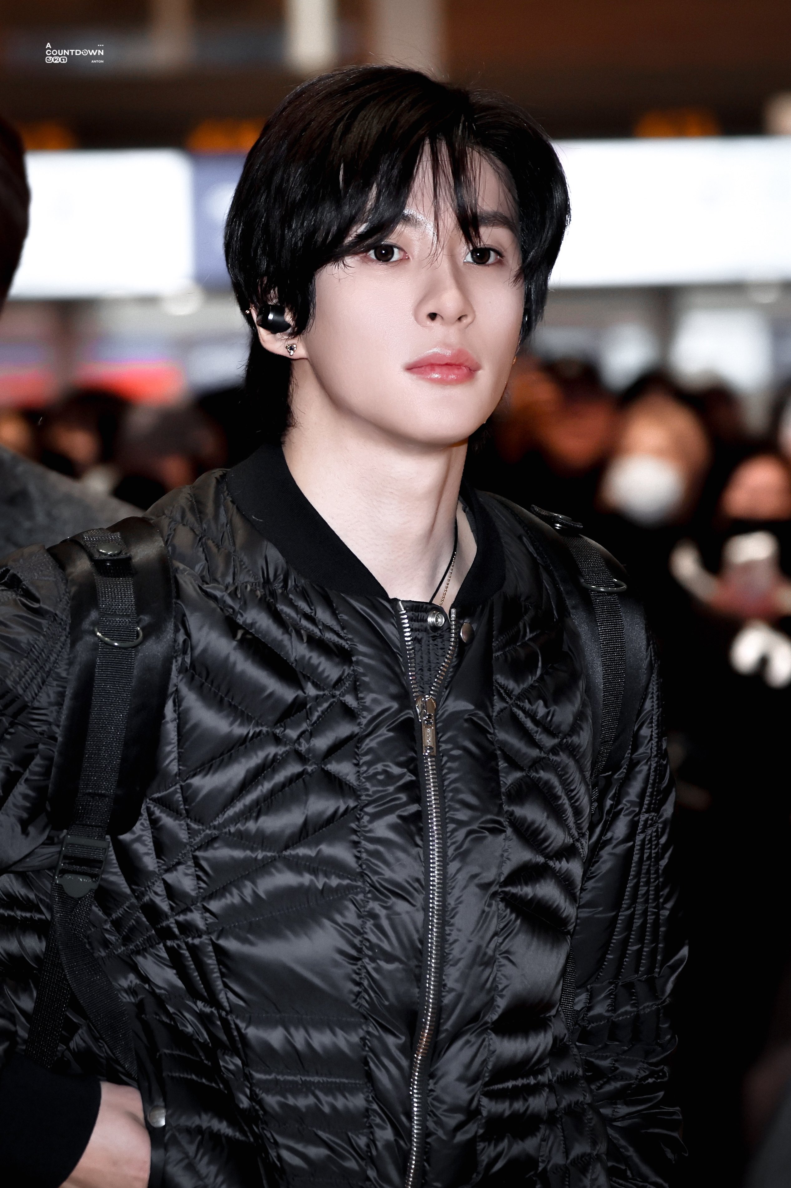 [잡담] 오늘 앤톤 바지핏 좋다 구두 신었네 | 인스티즈