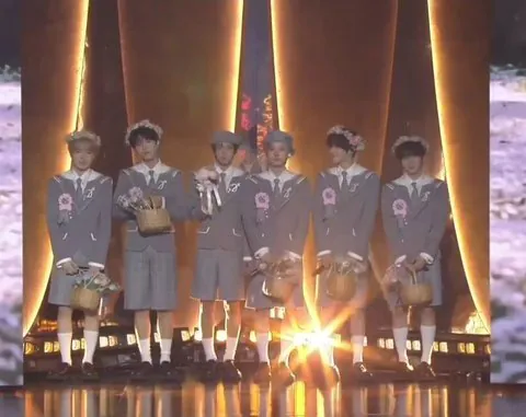 유아퇴행 같다며 호불호 갈리는 남돌 무대.jpg | 인스티즈