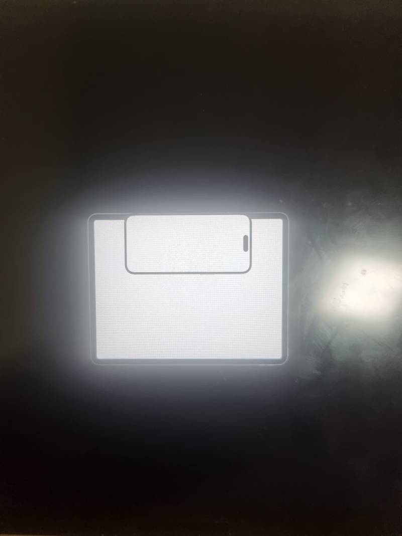 [잡담] 아이패드가 안켜지는데 왜이러는거지ㅠㅠ ㅈㅂ도와줘 | 인스티즈