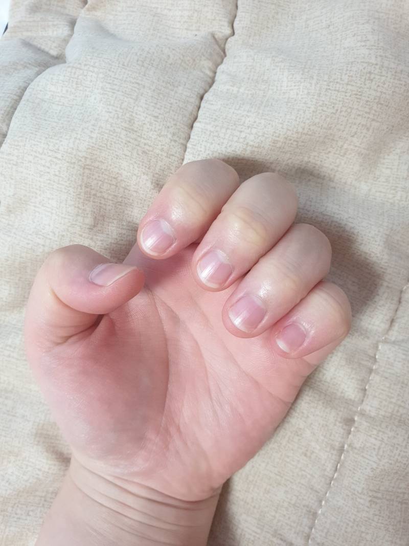 [잡담] 젤네일하면 확실히 손톱이 길긴하구나!!!!! | 인스티즈