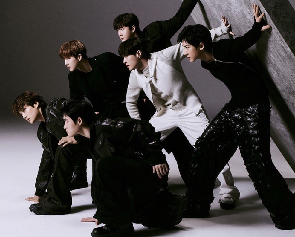 [잡담] 엑소 벽에 손 댄 멤버도 어제랑 반대래 | 인스티즈