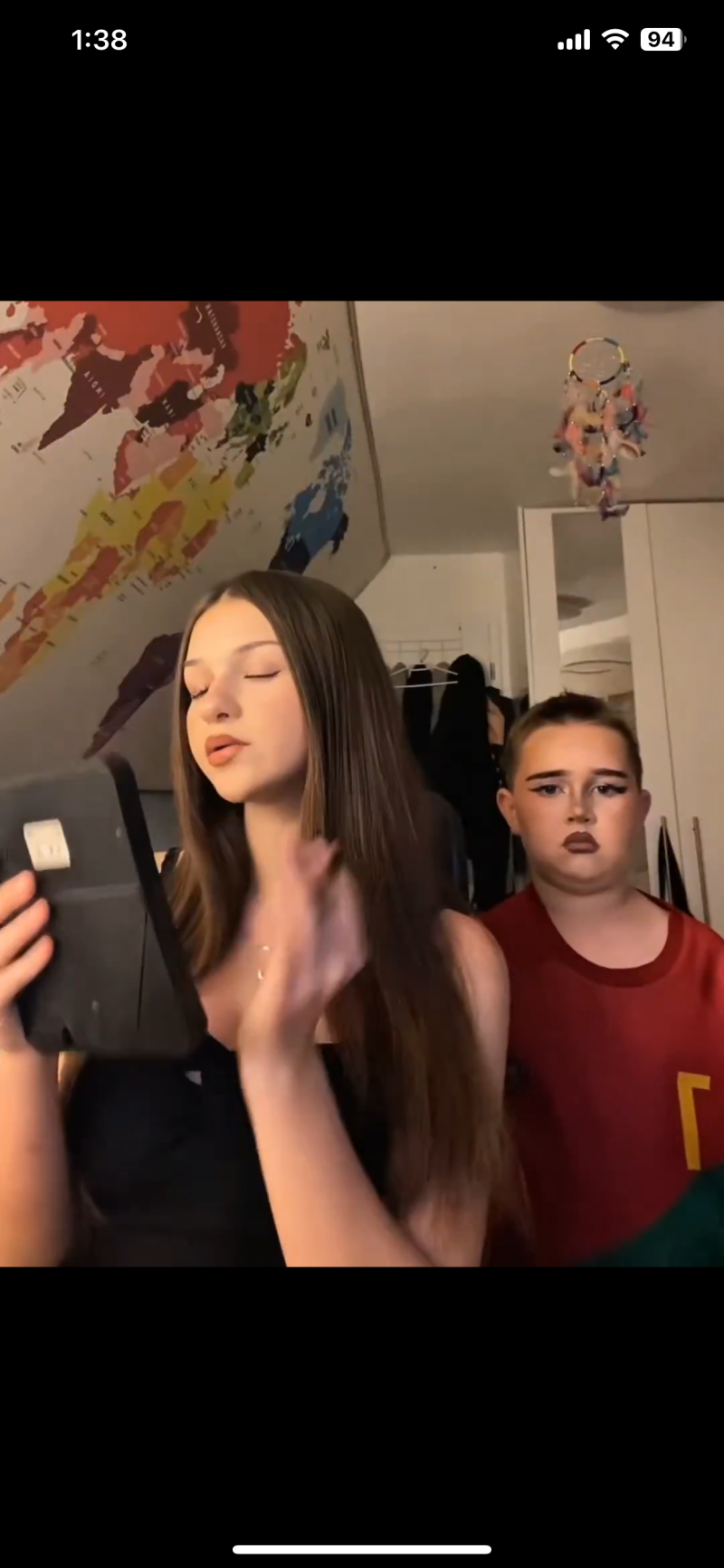 [잡담] 어떻게 이렇게 일자눈썹을 만드는거야? | 인스티즈