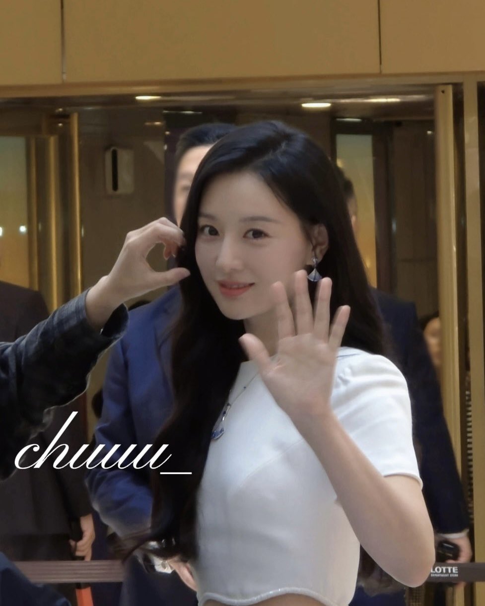 [잡담] 김지원) 김지원 실물 느낌 폰카짤 | 인스티즈