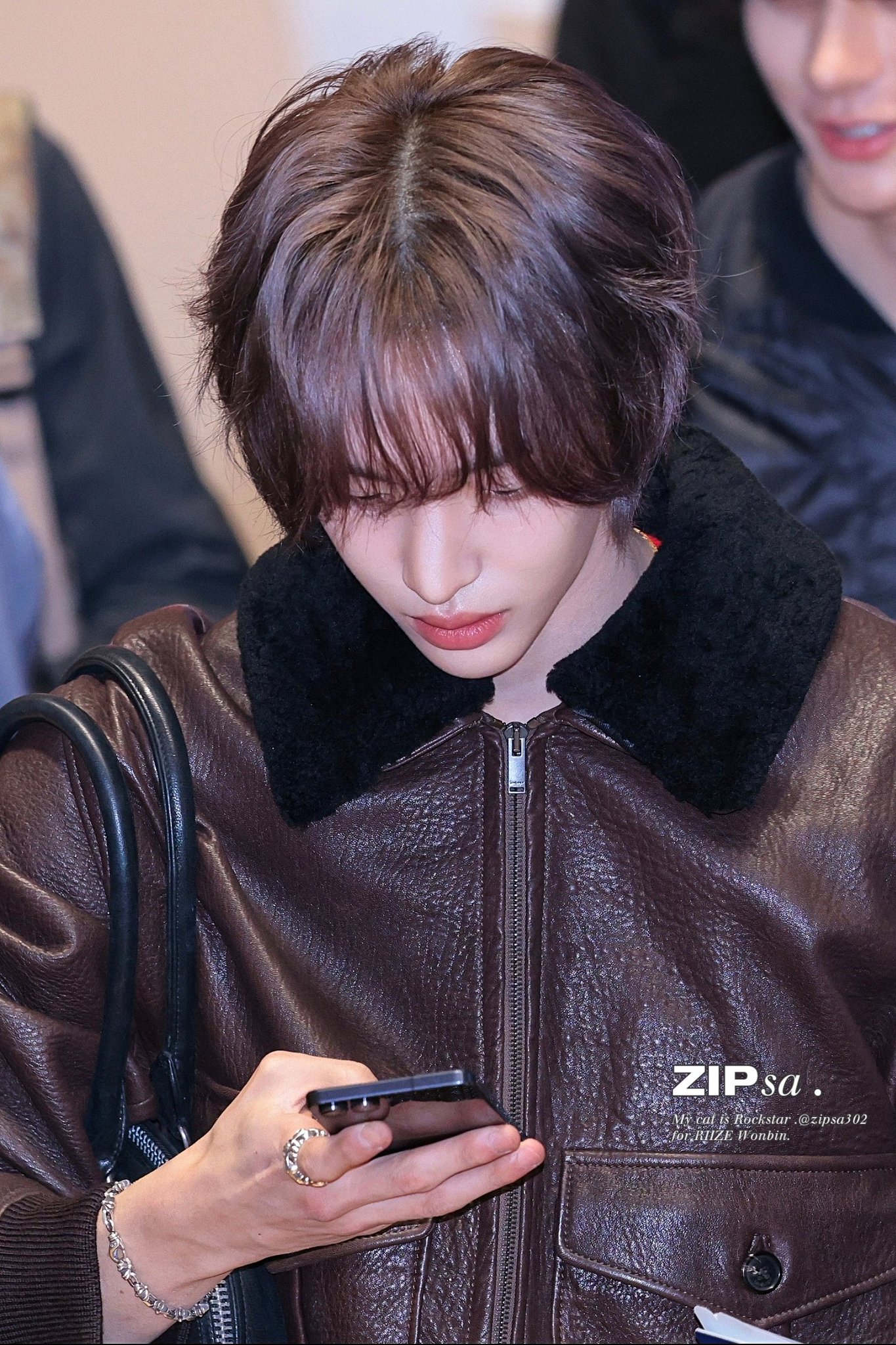 [잡담] 원빈이 머리색 애쉬+퍼플+브라운인가? | 인스티즈