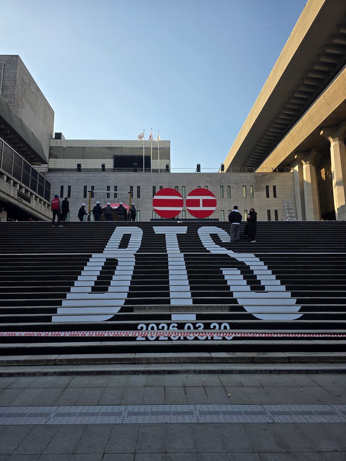 [잡담] 실시간 세종문화회관(feat.방탄 컴백관련) | 인스티즈