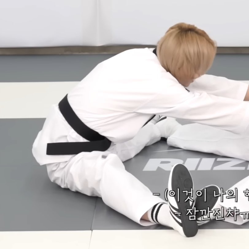 [잡담] 원빈이 양말 바꿨나 약간 서운하다 | 인스티즈