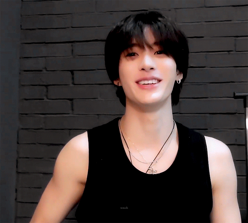 [잡담] 앤톤 활짝 웃는거 | 인스티즈