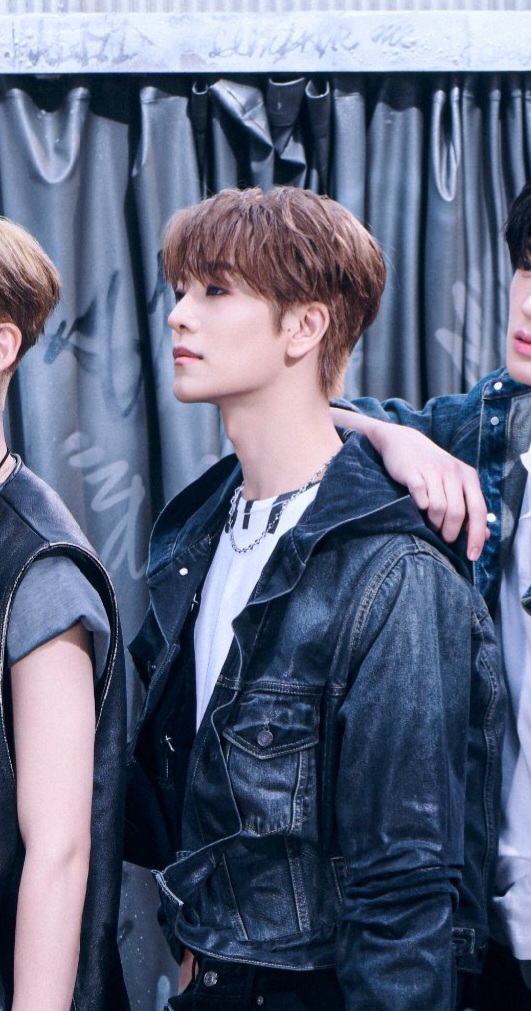 [잡담] 허씬롱 이사진 목 진짜 길다ㅋㅋㅋ | 인스티즈