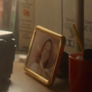 [잡담] 스띵) 마이크 책상에 엘 사진 있는게 최종붕괴임 | 인스티즈