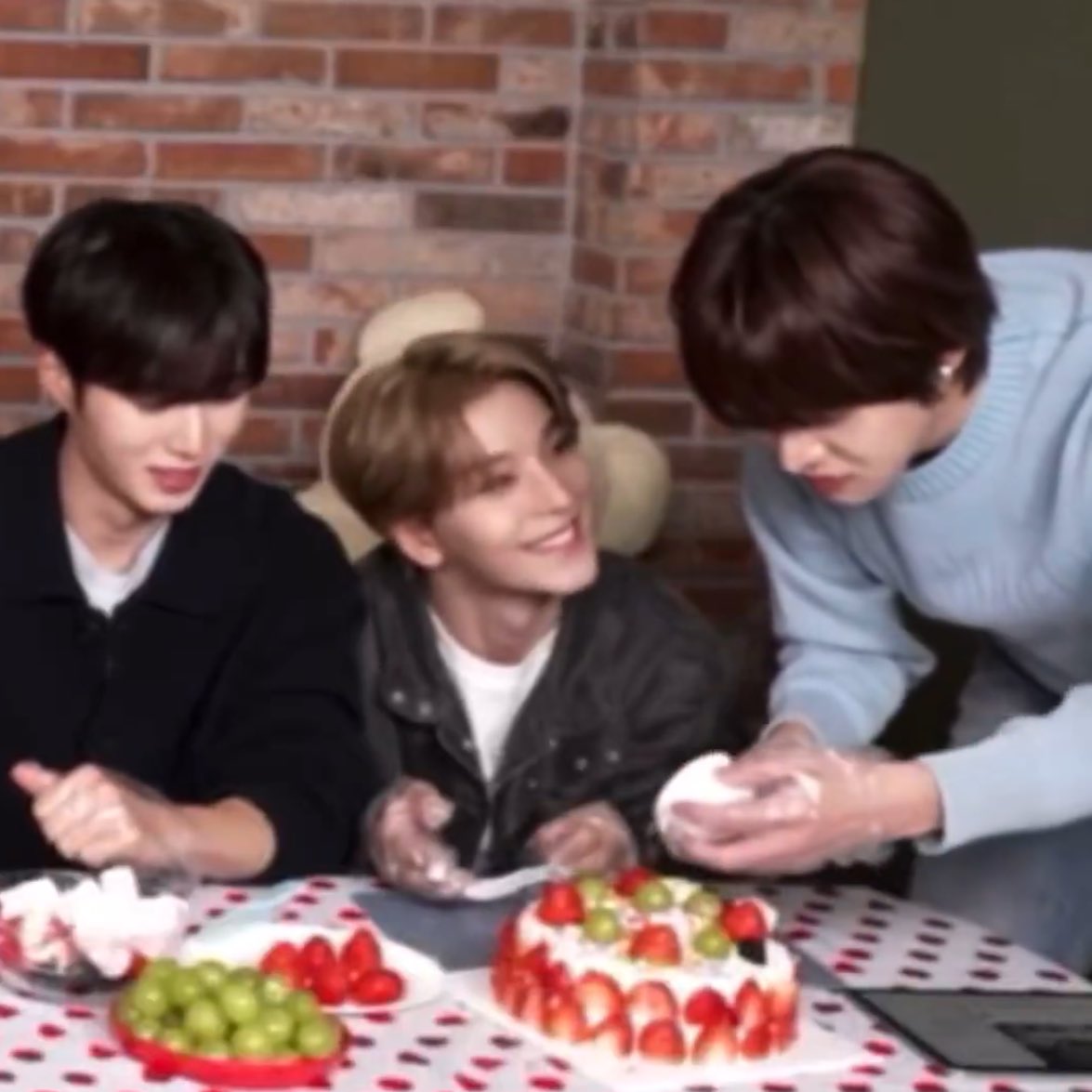 [잡담] 허씬롱 얼굴에 살이 아예 없네 | 인스티즈