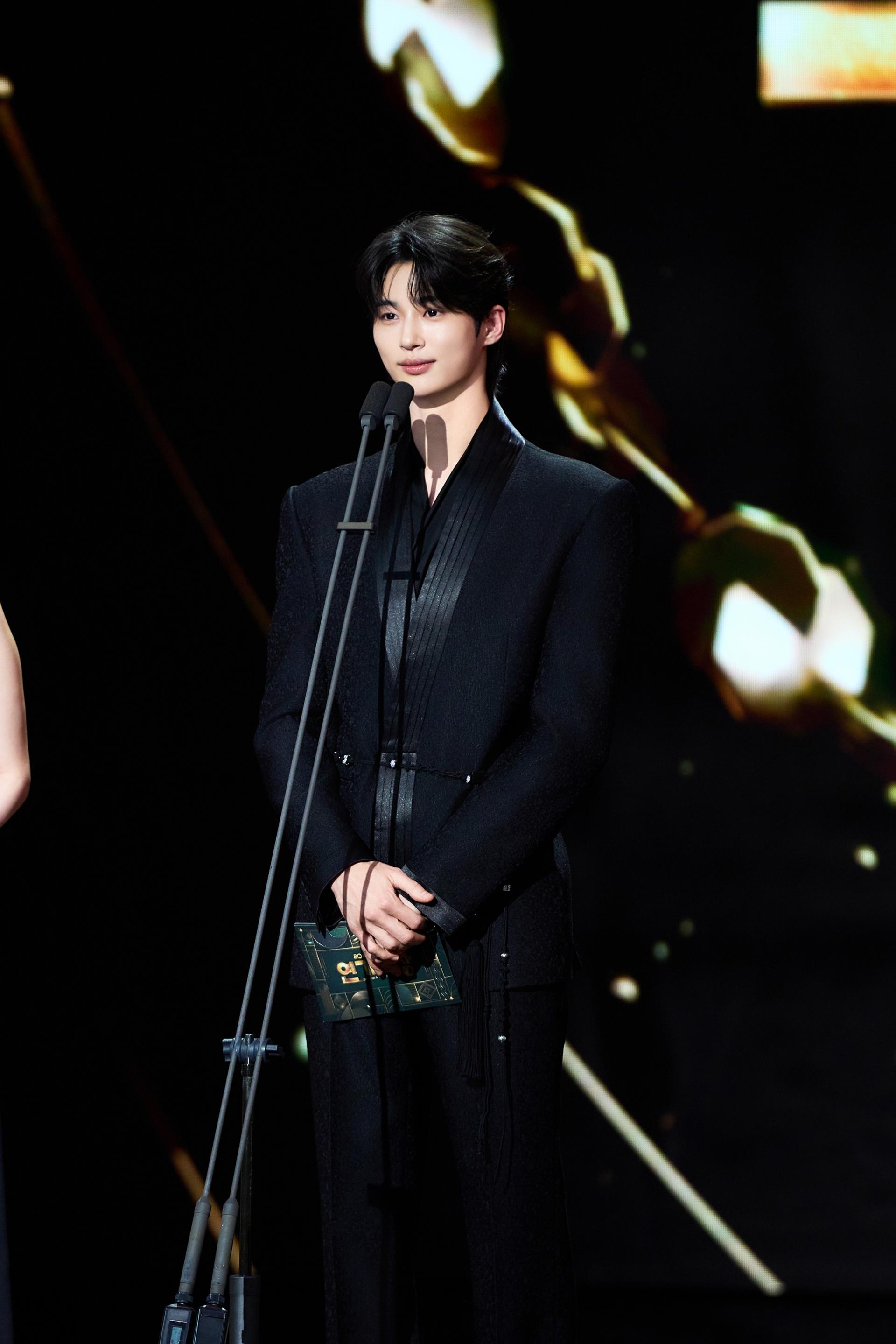 [잡담] 대군부인) 에바 커플 화보 나오면 어쩌지???... | 인스티즈