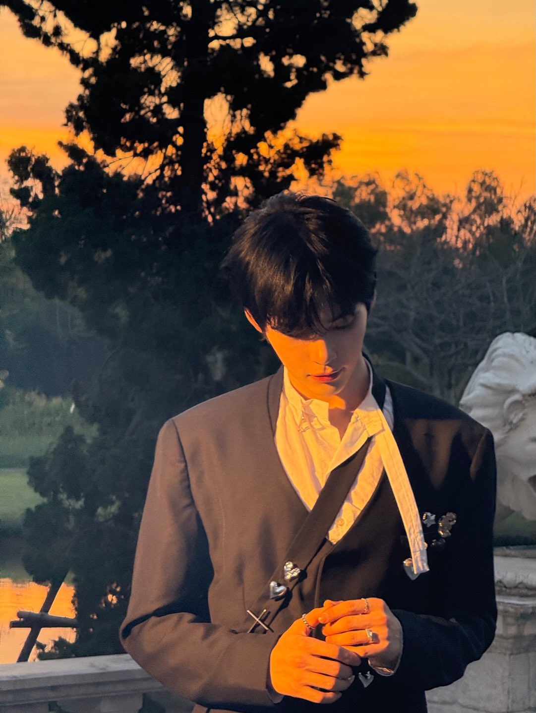 [잡담] 성한빈 블루때 진짜 너무 잘생기고 좋다 | 인스티즈