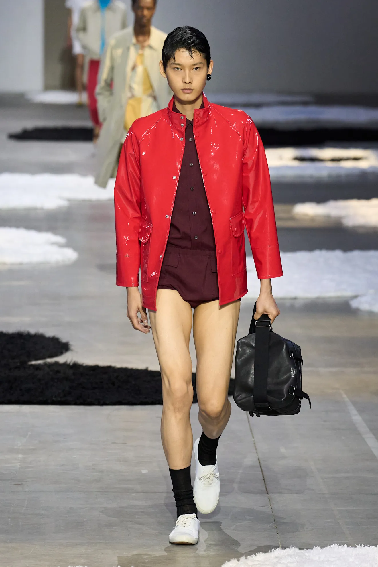 현재 프라다가 유행 시동건 패션템..JPG | 인스티즈