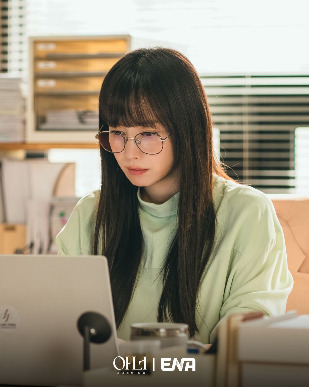 [잡담] 아너) 3년만에 브라운관으로 돌아온 이나영 배우그녀의 역은 셀럽 변호사 윤라영💕 | 인스티즈