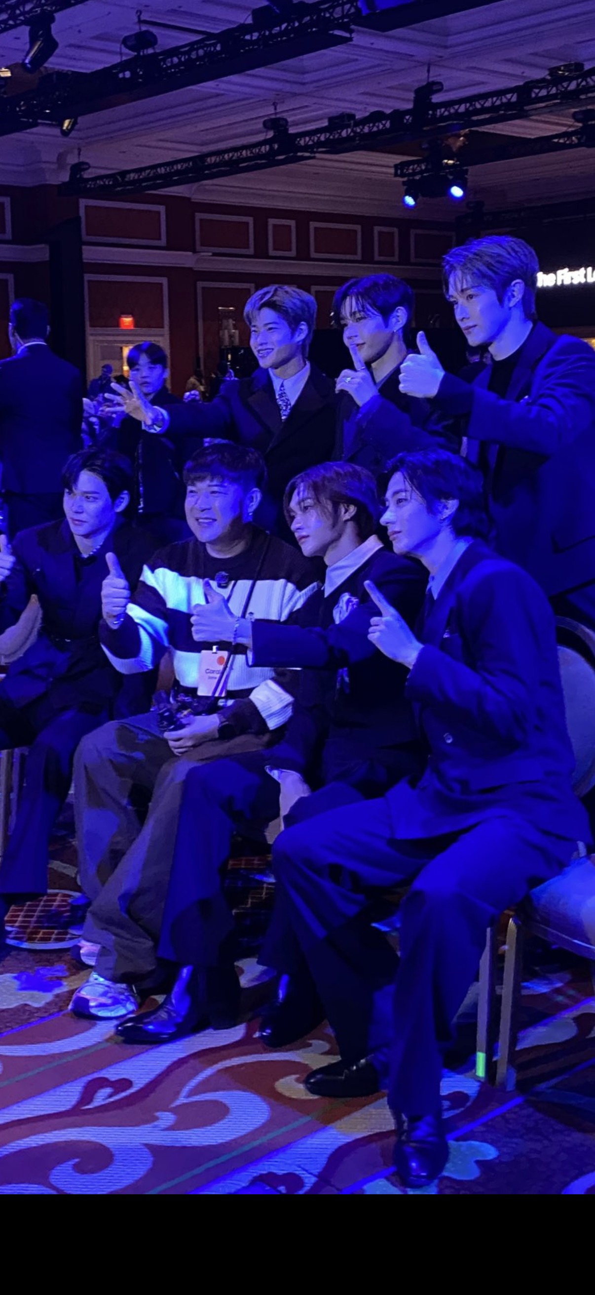 [잡담] 사진 찍어주는거 ㄹㅇ 라이즈 너무 잘생김 이목구비봐 | 인스티즈