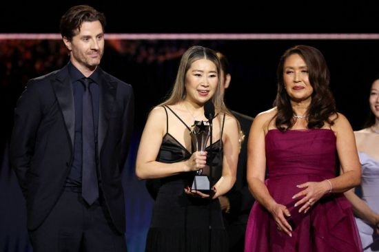 [정보/소식] '케데헌', 디즈니·픽사 꺾었다…'오징어 게임'은 3연패 위업 | 인스티즈