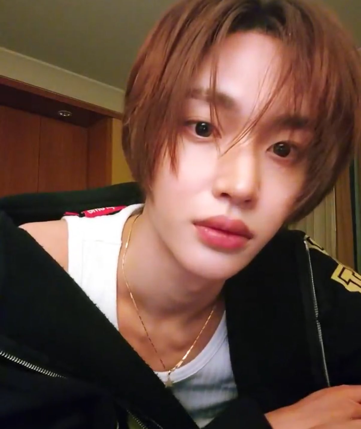 [잡담] 라방 원빈이 진짜 귀엽게 생겼다 | 인스티즈