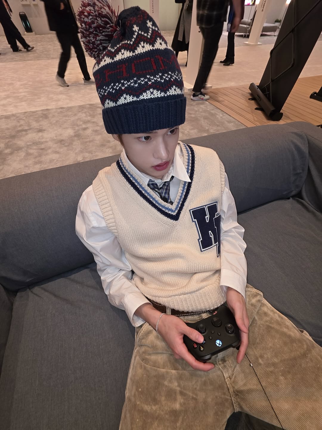 [잡담] 삼성 행사장에 초딩이 들어온거 가튼데 | 인스티즈