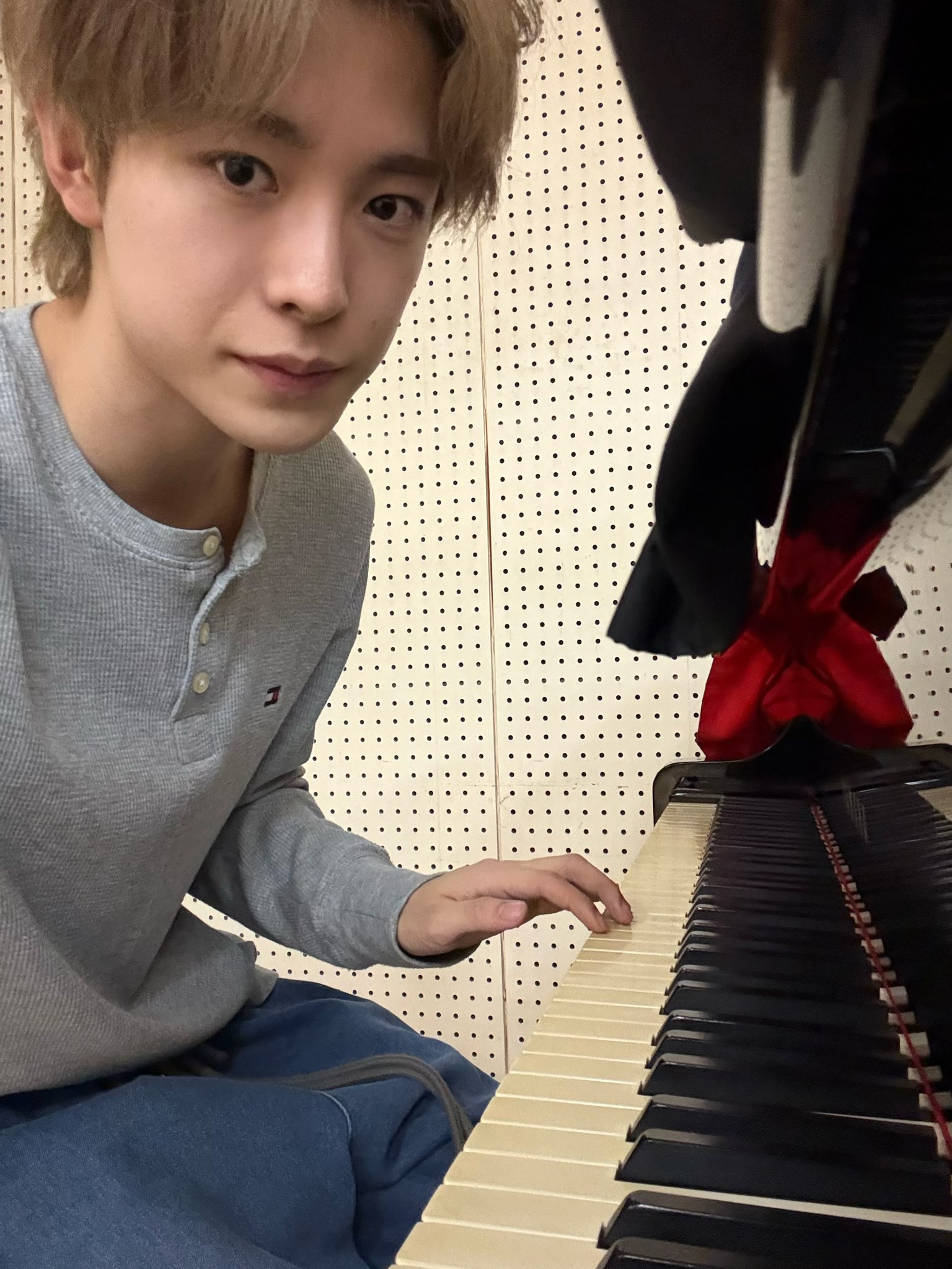 [잡담] 유우시 흑발 염색모 차이가 이렇게 느껴짐 | 인스티즈