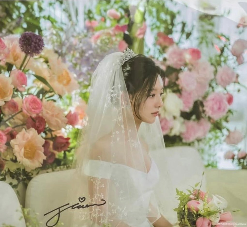 [잡담] 김지원) 다시꺼내보는 웨딩드레스 입은 홍해인 | 인스티즈