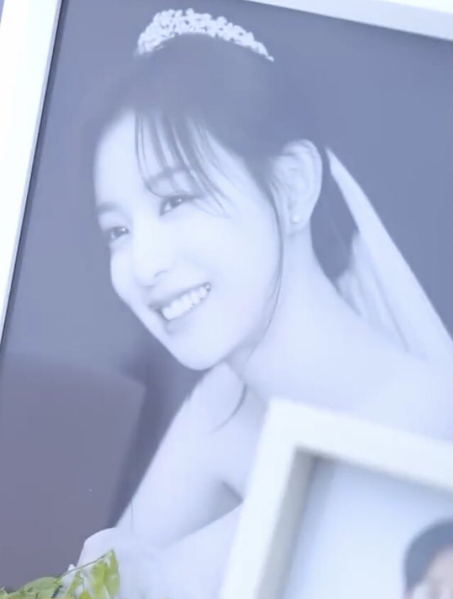 [잡담] 김지원) 다시꺼내보는 웨딩드레스 입은 홍해인 | 인스티즈