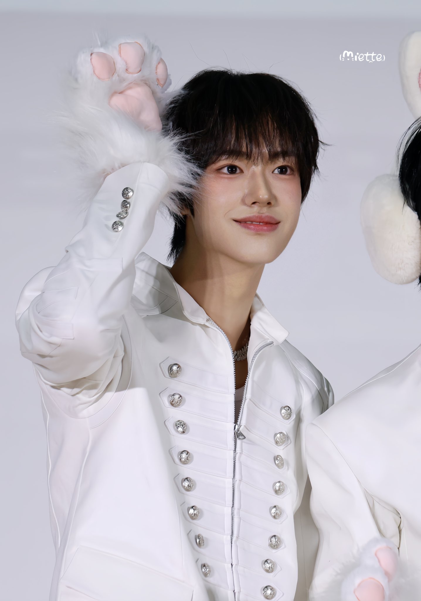 [잡담] 이 남돌은 무슨 상 같아 ? | 인스티즈