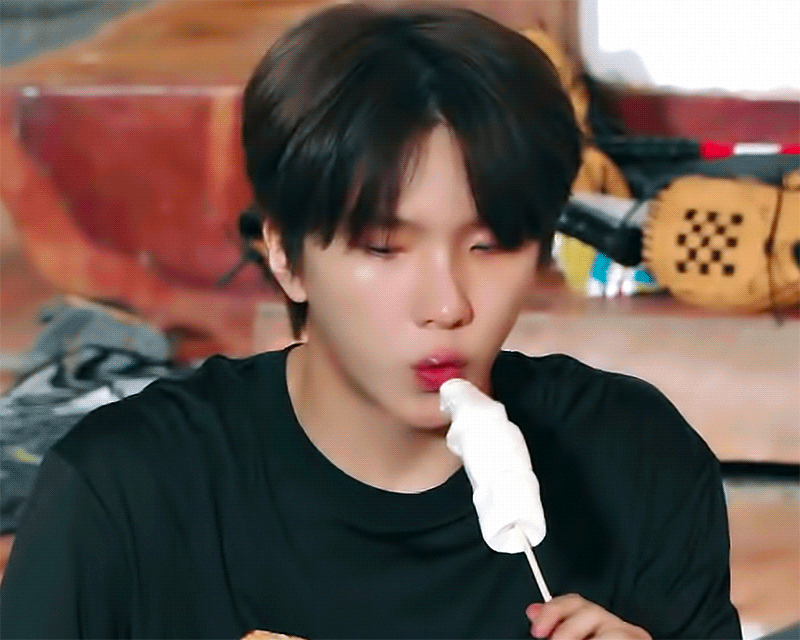 [잡담] 마시멜로 먹는 운학이 들튀☃️🩵 | 인스티즈