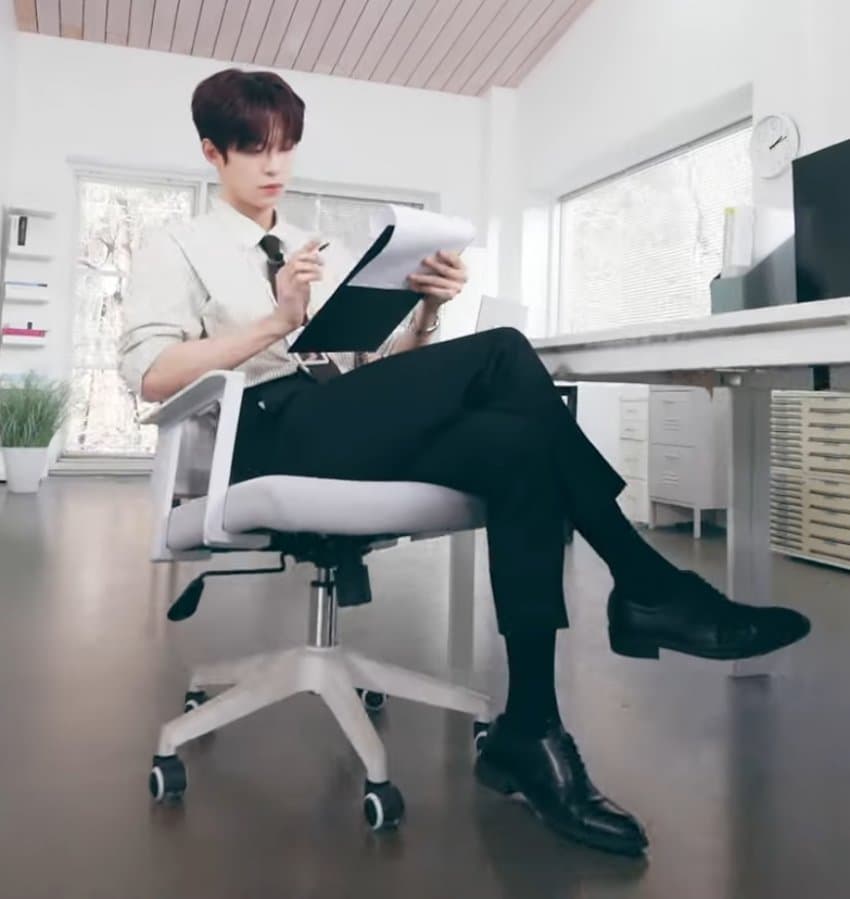 [잡담] 알디원 건우 주기적으로 정장 입혀야해 | 인스티즈