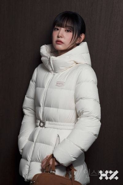 배우 김지원 듀베티카 광고 촬영 현장 비하인드 사진들.jpg | 인스티즈