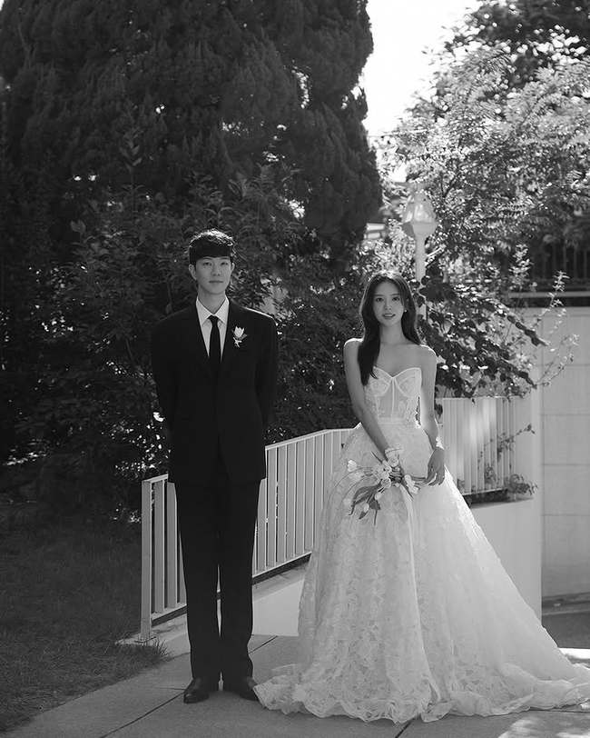 [잡담] 김지영 웨딩사진도 떴네 | 인스티즈