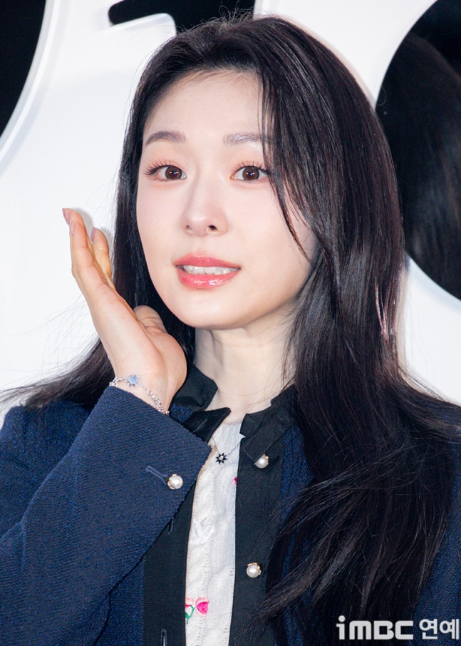 [잡담] 250107 디올 포토콜 행사 참석한 김연아 기사사진 | 인스티즈