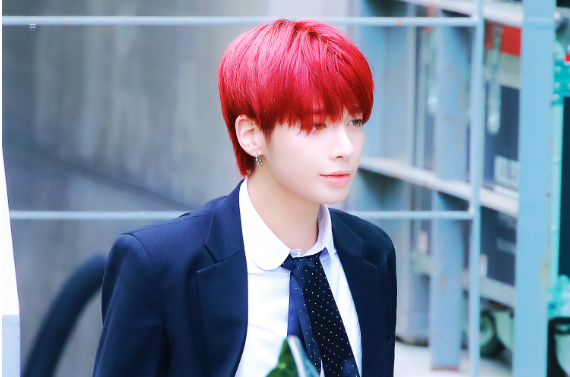 [잡담] 툽 태현 개인적으로 레전드라고 생각하는 머리색.. | 인스티즈