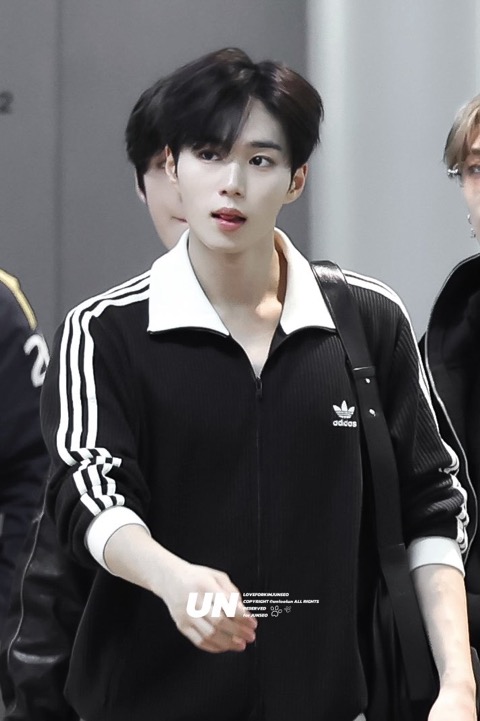 [잡담] 알디원 준서 어렸을때 사복 이랬는데 | 인스티즈